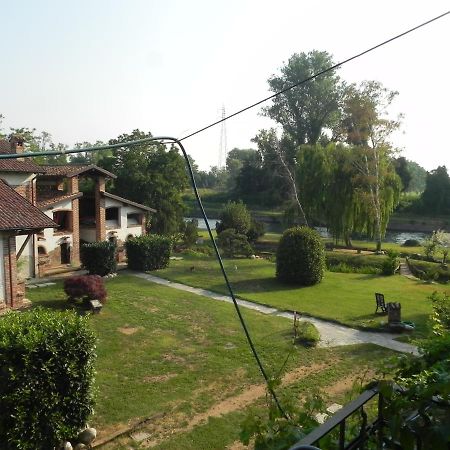 Agriturismo Cascina Poscallone Abbiategrasso Exterior photo