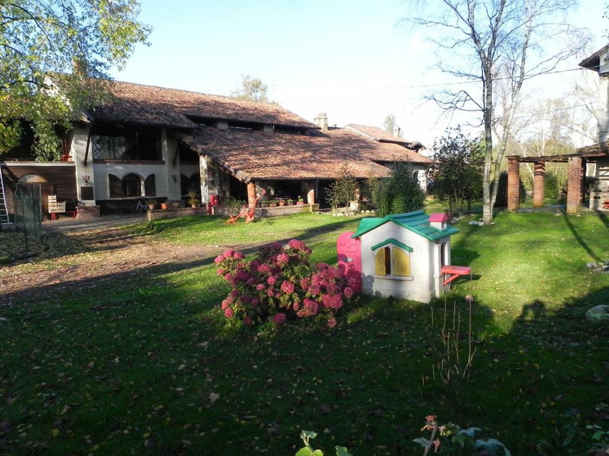Agriturismo Cascina Poscallone Abbiategrasso Exterior photo