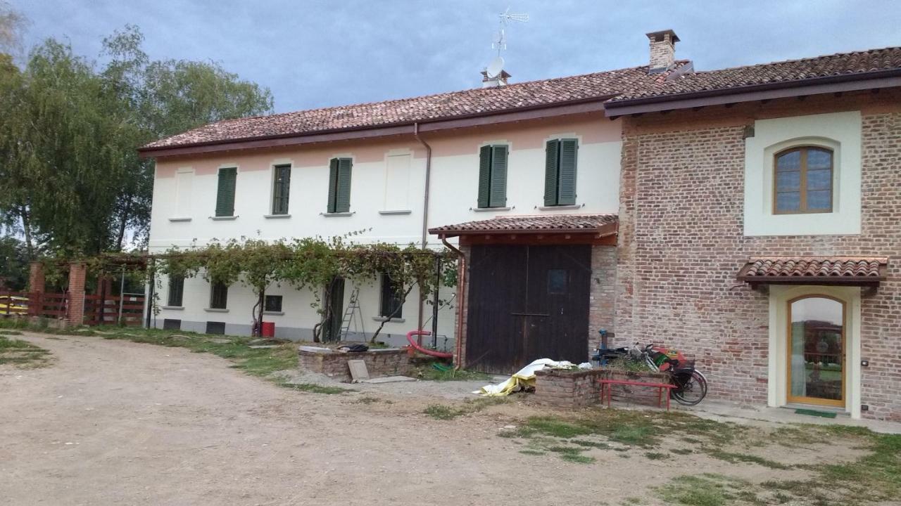 Agriturismo Cascina Poscallone Abbiategrasso Exterior photo